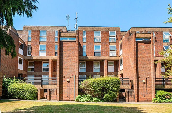 2 Bedroom Apartment For Sale In Longlands Road, Sidcup, DA15