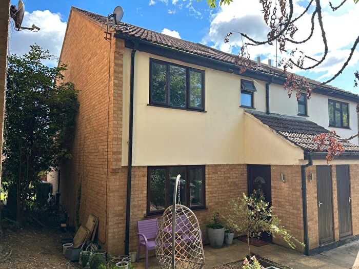 1 Bedroom Cluster House For Sale In Blenheim Way, Yaxley, Peterborough, PE7