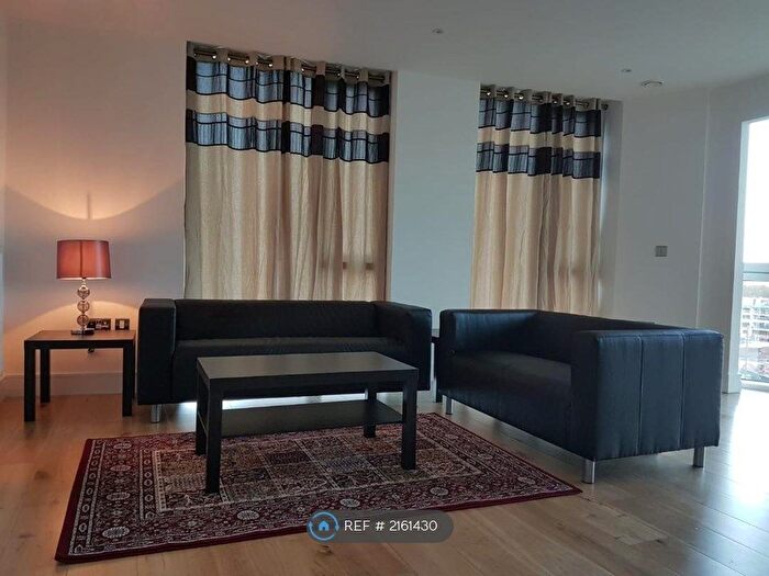 3 Bedroom Flat To Rent In High Street, London, E15