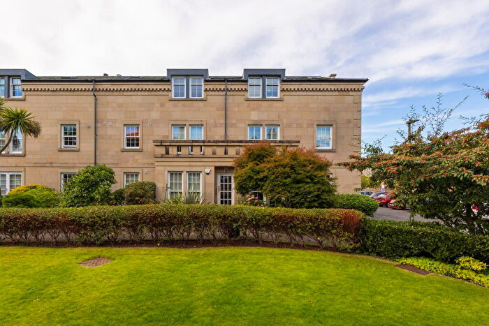 2 Bedroom Flat For Sale In Willowbrae Road, Edinburgh, EH8
