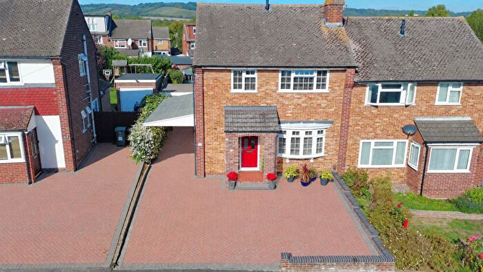 3 Bedroom Semi-Detached House For Sale In Taylor Road, Snodland, ME6