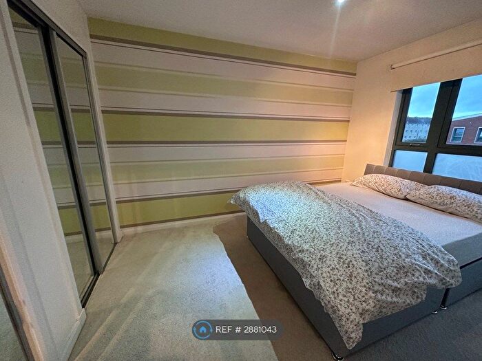 1 Bedroom Flat To Rent In Vicarfield St, Glasgow, G51