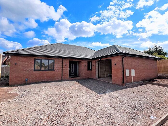 4 Bedroom Detached Bungalow For Sale In Summerfield Road, Tamworth, B77