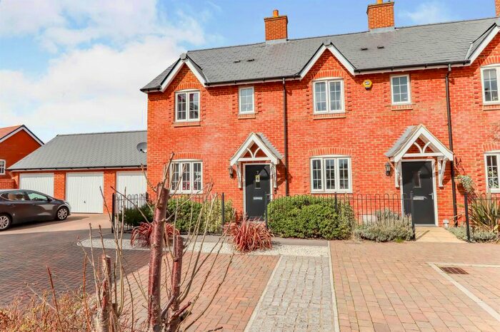 3 Bedroom Property To Rent In Eleanor Drive, Amesbury, Salisbury SP4