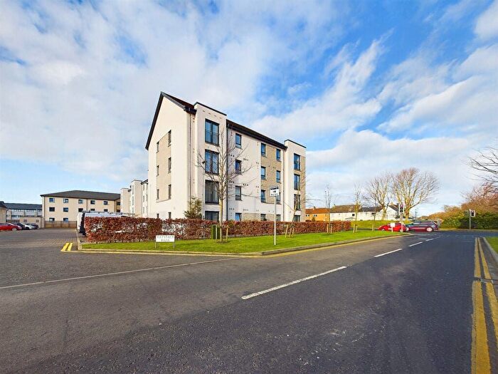 2 Bedroom Flat For Sale In / South Gyle Broadway, Edinburgh, EH12