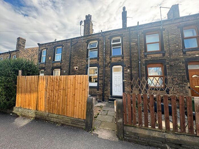 2 Bedroom Terraced House For Sale In Fountain Street, Leeds, LS27