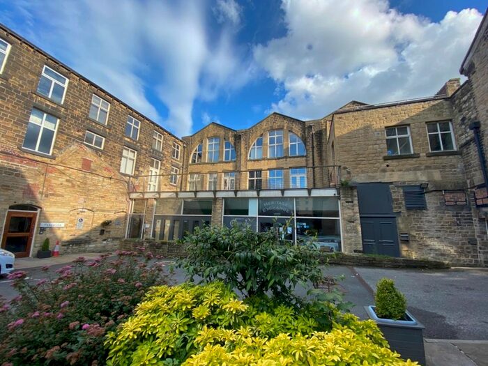 1 Bedroom Flat To Rent In Plover Road, Lindley, Huddersfield, HD3