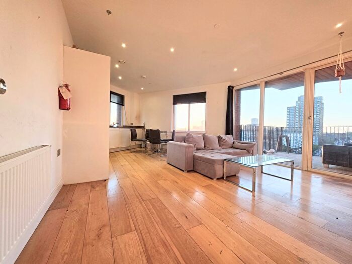 2 Bedroom Flat To Rent In Navigation Road, London, E3