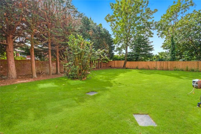 2 Bedroom Apartment To Rent In Exmouth, Devon, EX8