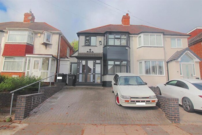 3 Bedroom Semi-Detached House For Sale In Charlbury Crescent, Birmingham, B26