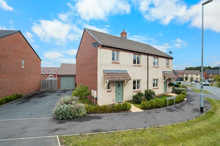 3 Bedroom Semi-Detached House For Sale In Blakenhall Drive, Lutterworth, LE17