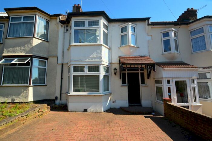 3 Bedroom House To Rent In Tomswood Hill, IG6