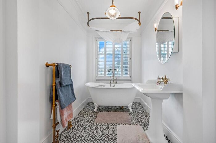 7 Bedroom House To Rent In Belmont Hill, Blackheath, SE13