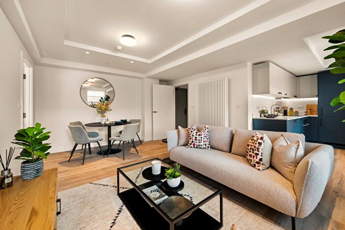 2 Bedroom Flat To Rent In Rodney House, Dolphin Square, Chichester Street, London Ar, London, SW1V