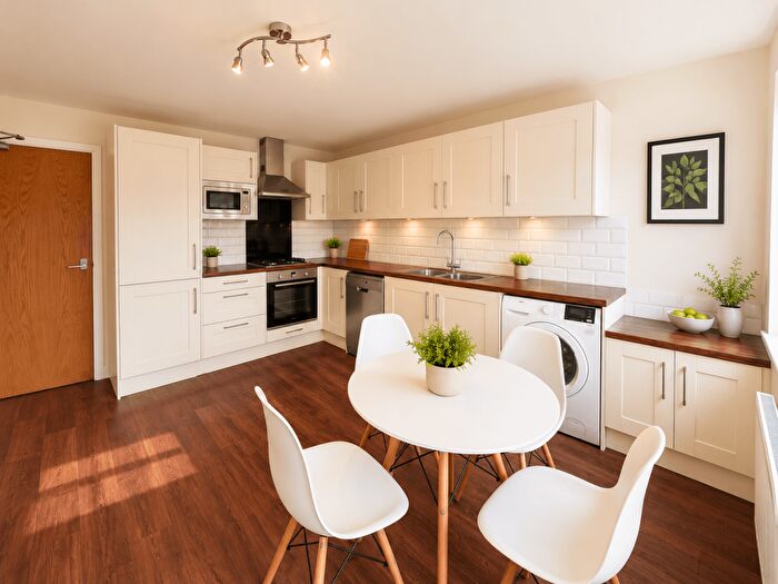 4 Bedroom Semi-Detached House To Rent In Petersham Mews, Nottingham, NG7