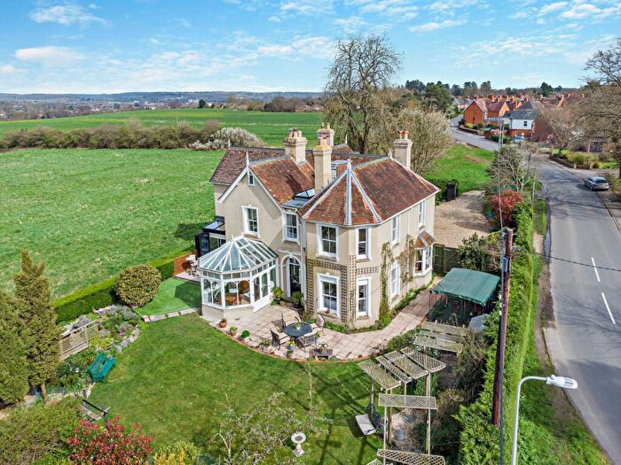 5 Bedroom Detached House For Sale In Essex Street, Newbury, Berkshire, RG14