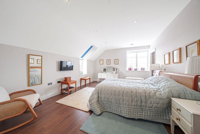 3 Bedroom Flat To Rent In Marlborough Drive, Bushey, WD23