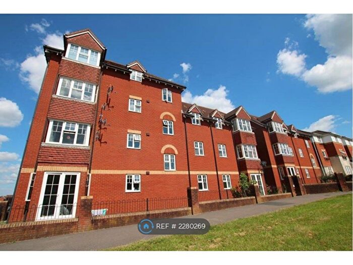 2 Bedroom Flat To Rent In Pinkers Mead, Bristol, BS16