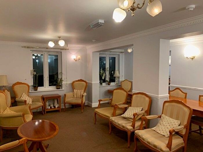 1 Bedroom Flat For Sale In Flat, Coachman Court, Ashingdon Road, Rochford, Essex, SS4
