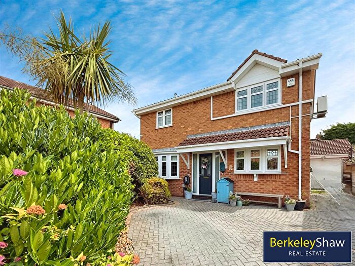 3 Bedroom Detached House For Sale In Woodleigh Close, Liverpool, L31