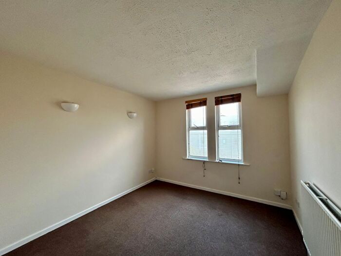 1 Bedroom Flat To Rent In Between Towns Road, Cowley, Oxford, OX4