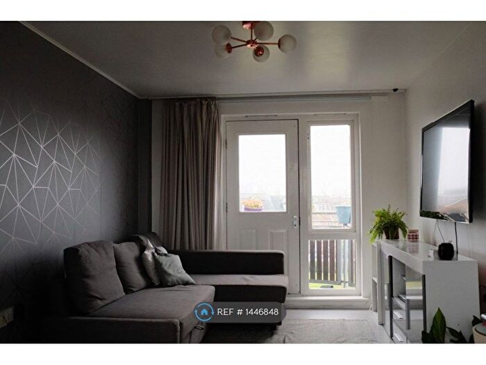 2 Bedroom Flat To Rent In Dixon Way, London, NW10