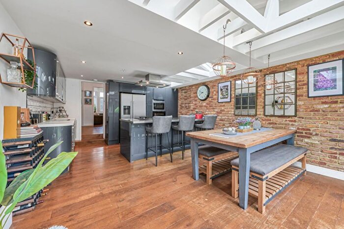 4 Bedroom Terraced House For Sale In Franche Court Road, Earlsfield, London, SW17