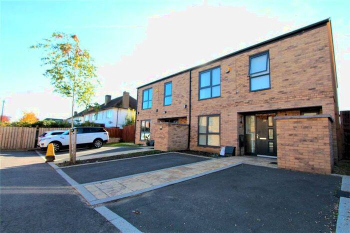 4 Bedroom House To Rent In Lange Road, Harrow, HA2