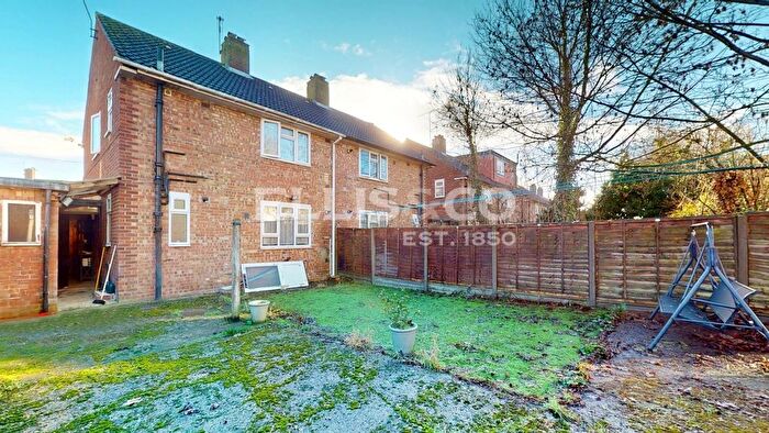 3 Bedroom Semi Detached House For Sale In Darwin Drive, Southall, UB1