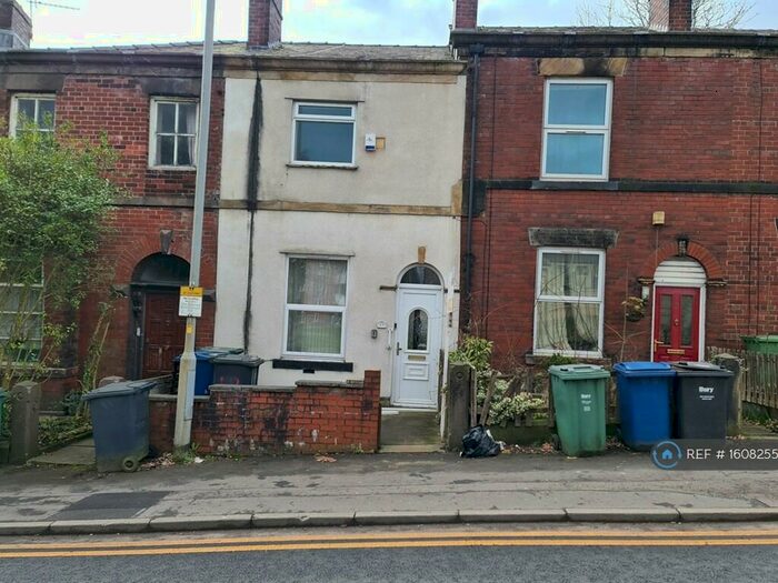 2 Bedroom Terraced House To Rent In Walshaw Road, Bury, BL8