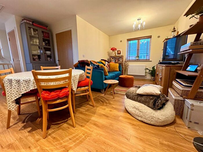 2 Bedroom Coach House For Sale In Yellowhammer Close, Stowmarket, IP14