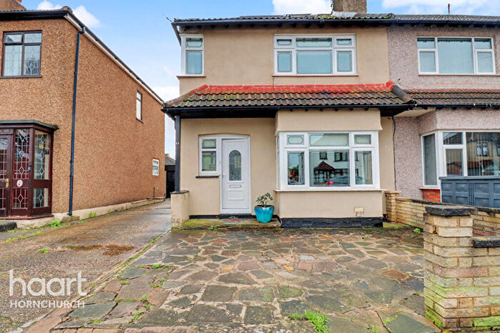 4 Bedroom Semi Detached House For Sale In Stanley Road, Hornchurch, RM12