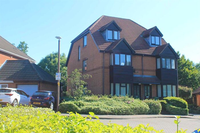 2 Bedroom Apartment To Rent In Hadley Place, Bradwell Common, MK13