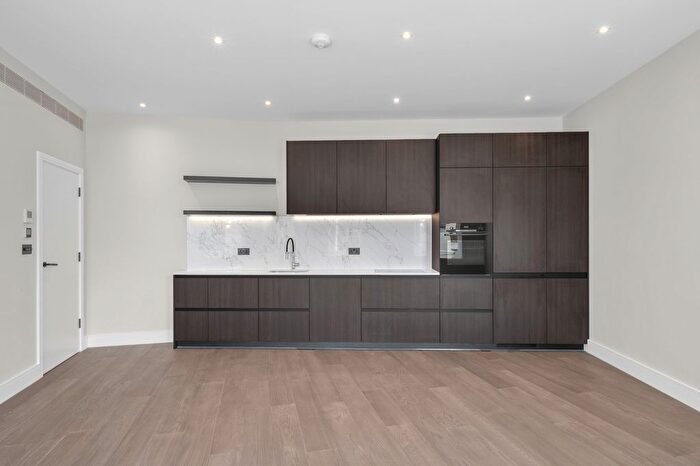 2 Bedroom Flat To Rent In High Street Wimbledon, London, SW19