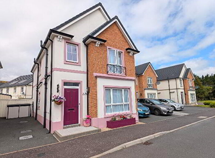 3 Bedroom Detached House For Sale In Boulevard Green, Newcastle, BT33