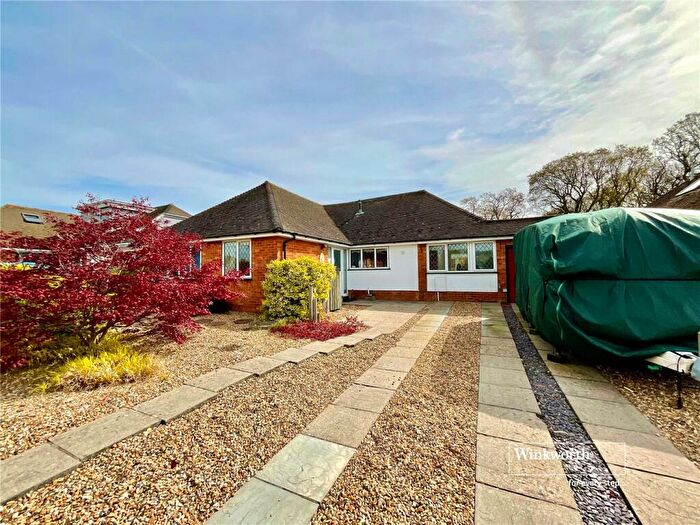 4 Bedroom Bungalow For Sale In Braemar Drive, Highcliffe, Christchurch, BH23