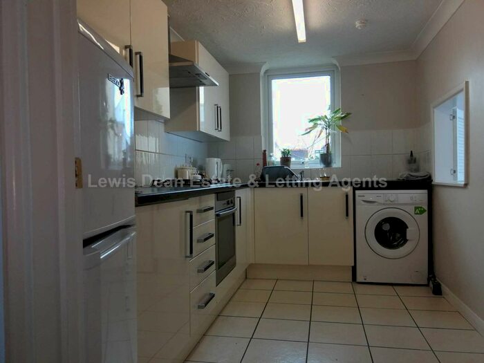 2 Bedroom Semi-Detached House To Rent In To Let - Treehamlets, Upton, BH16