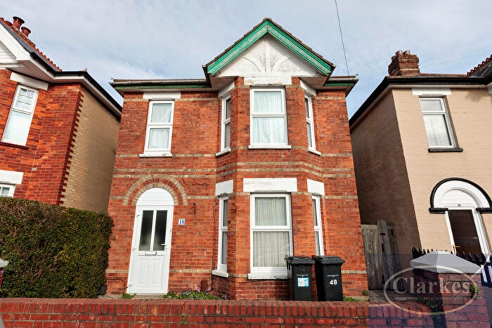 5 Bedroom Detached House To Rent In Hankinson Road, Winton, BH9