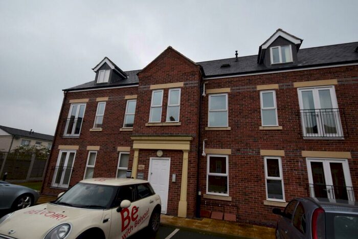 2 Bedroom Flat To Rent In Corunna Court, Wrexham, LL13