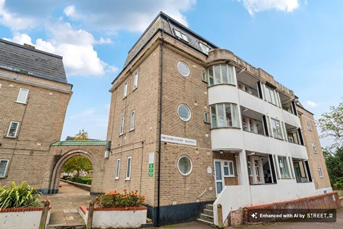 2 Bedroom Flat For Sale In Stonegrove, Orchard Court Stonegrove, HA8