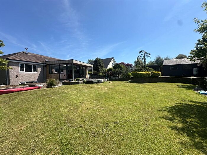 4 Bedroom Semi-Detached Bungalow For Sale In East Williamston, Tenby, SA70