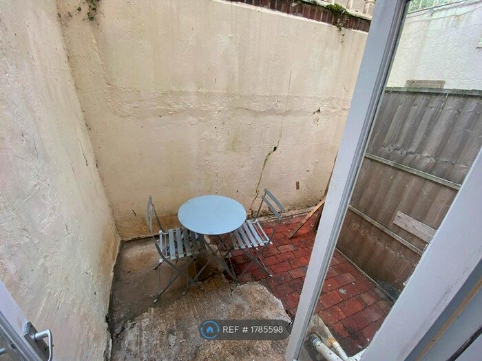 Studio To Rent In Bedford Place, Brighton, BN1