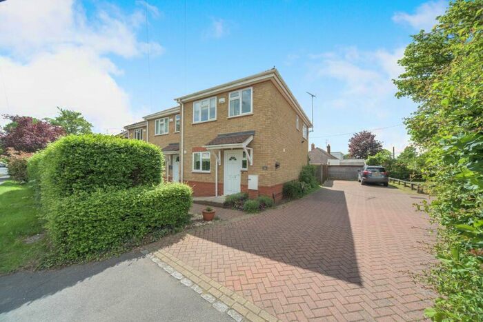 3 Bedroom End Of Terrace House To Rent In Devonia Cottages, St. Marks Road, Binfield, RG42
