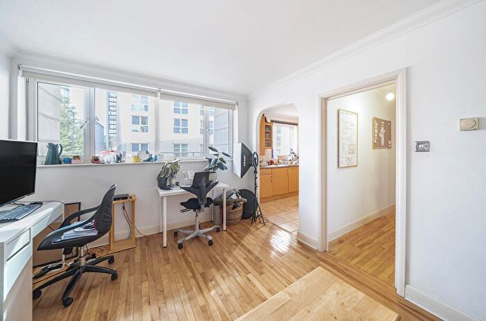 1 Bedroom Flat For Sale In Moreland Street, Clerkenwell, London, EC1V