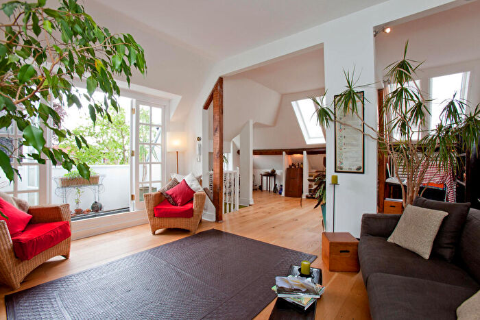 4 Bedroom Apartment To Rent In Hampstead Hill Gardens, Hampstead, London, NW3