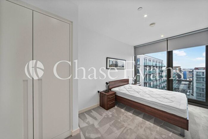 2 Bedroom Flat To Rent In Royal Wharf, Admirality Avenue, London, E16