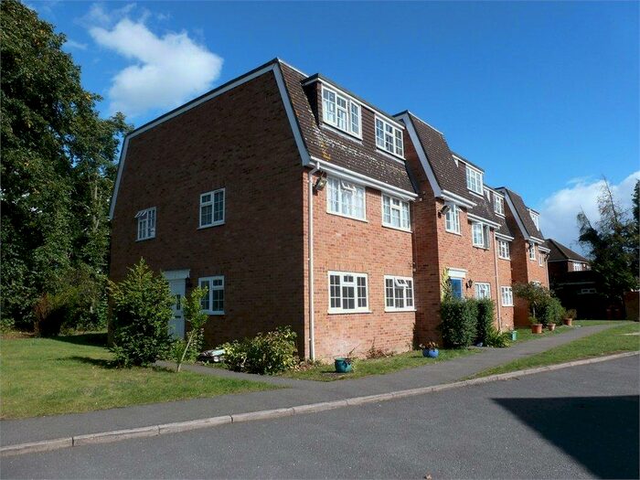 2 Bedroom Apartment To Rent In Shelton Court, Langley, SL3