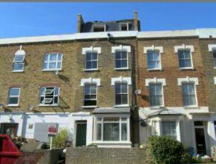 3 Bedroom Flat To Rent In Davenant Road, London, N19