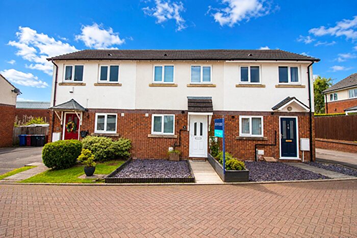 2 Bedroom Mews For Sale In Laneshaw Close, Darwen, BB3