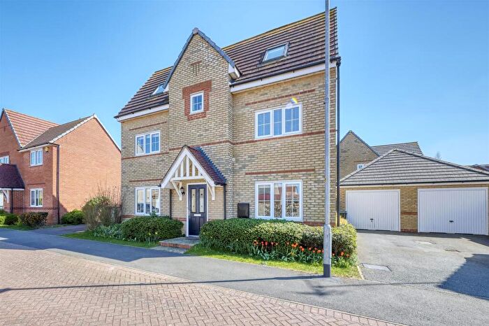 4 Bedroom Detached House For Sale In Bernard Vann Close, Rushden, NN10